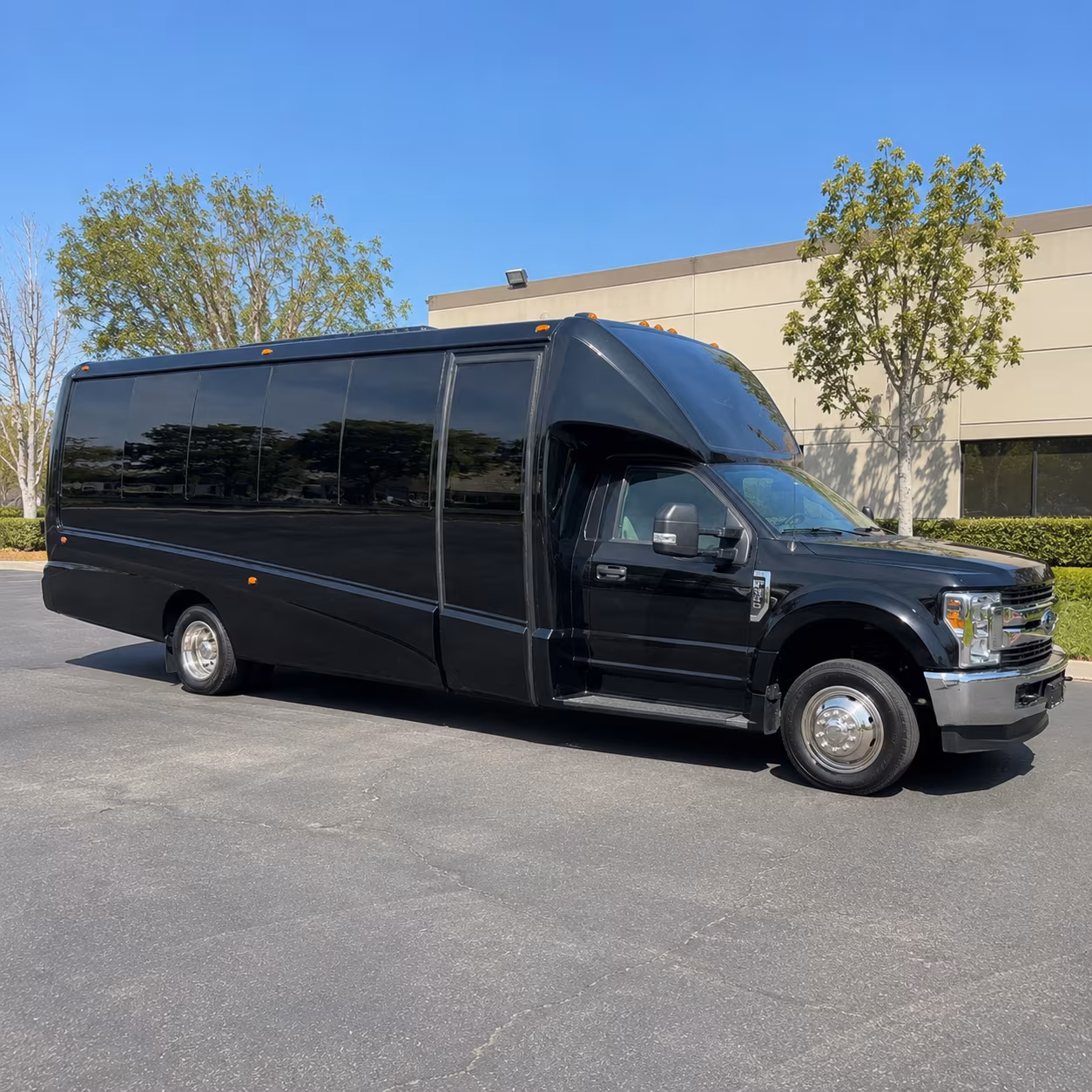 Clarksville Winery Tour & Pub Crawl Transportation
