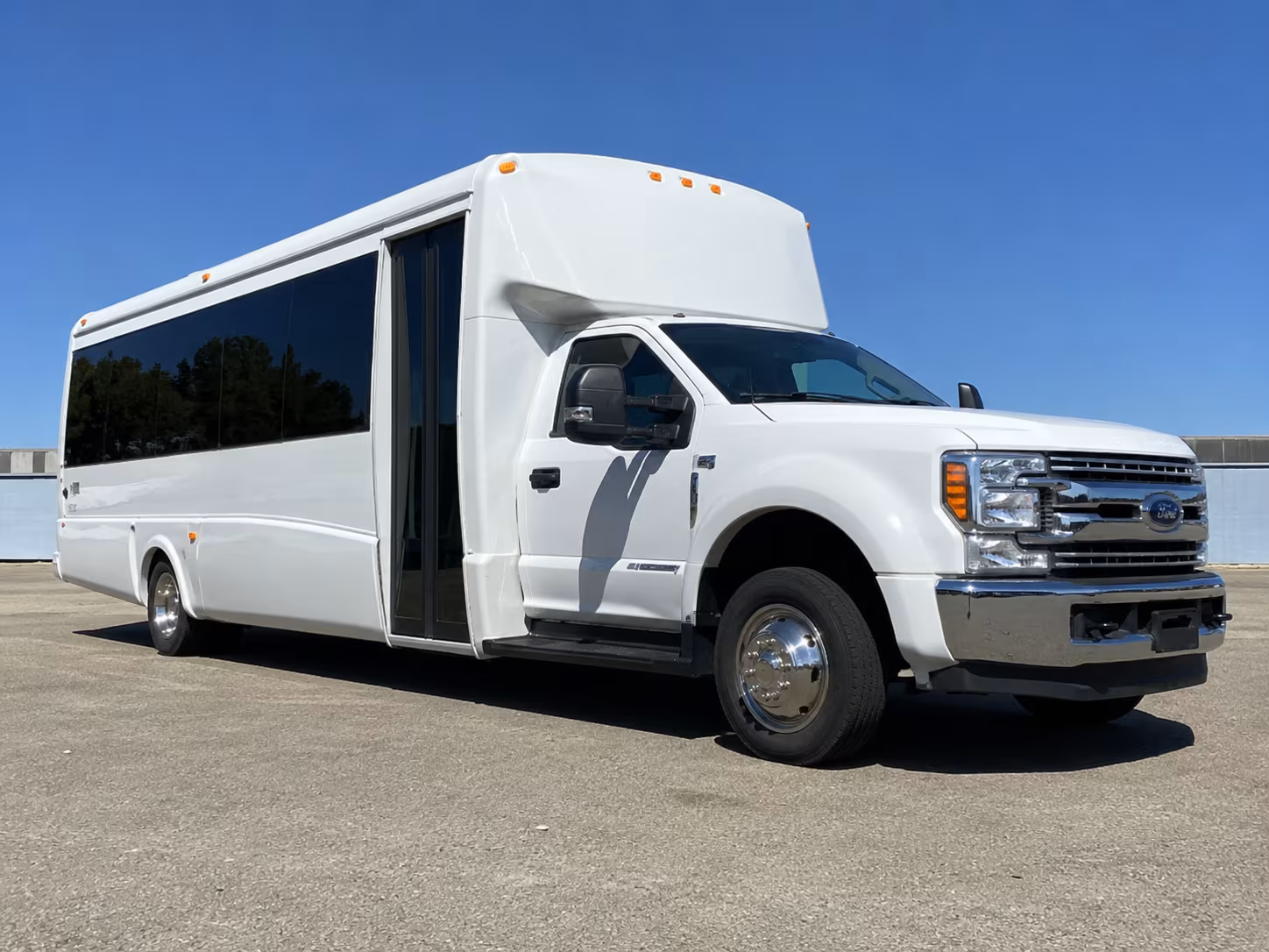 Murfreesboro Airport Shuttle & Transportation onboard seating
