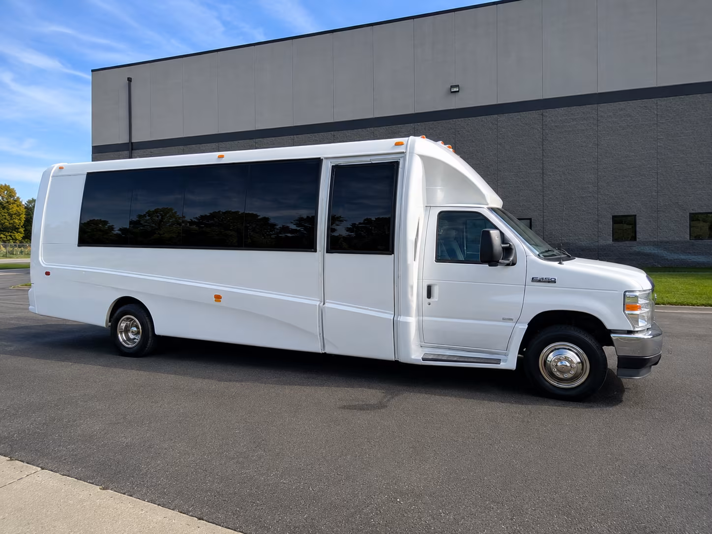 Murfreesboro Corporate Transportation party bus exterior